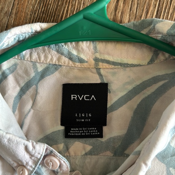 🔥🔥RVCA button up🔥🔥 - Picture 2 of 2